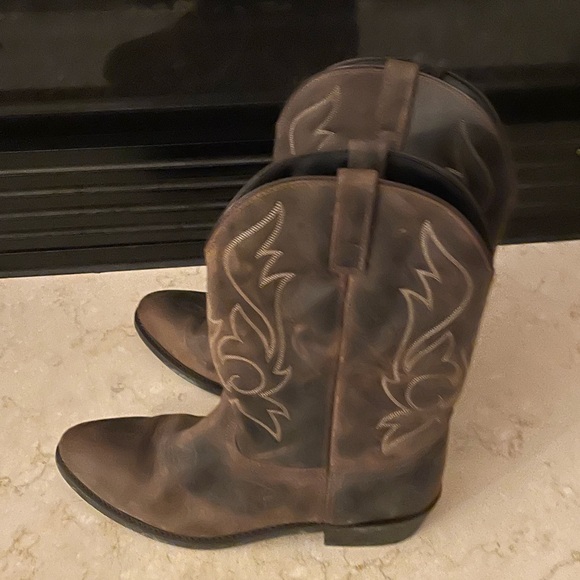 Size 13 cowboy boots Hand made - Picture 2 of 3